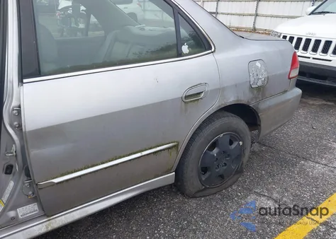 2002 Honda Accord 3.0 Ex из США, поврежденный, VIN 1HGCG16572A031830